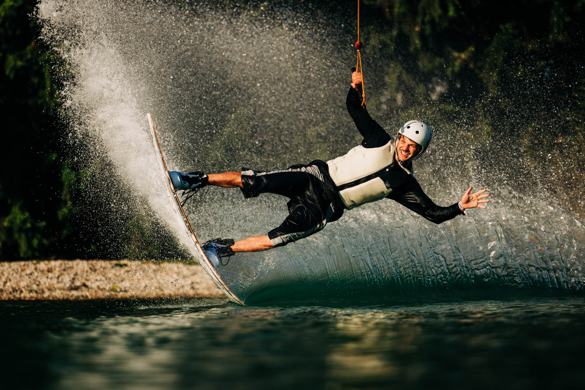 Wakeboarding vest features